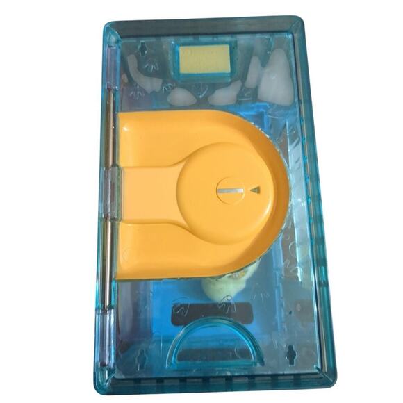 Little Live Pets Habitat Baby Chicken Cage For Interactive Chickens - Picture 3 of 5